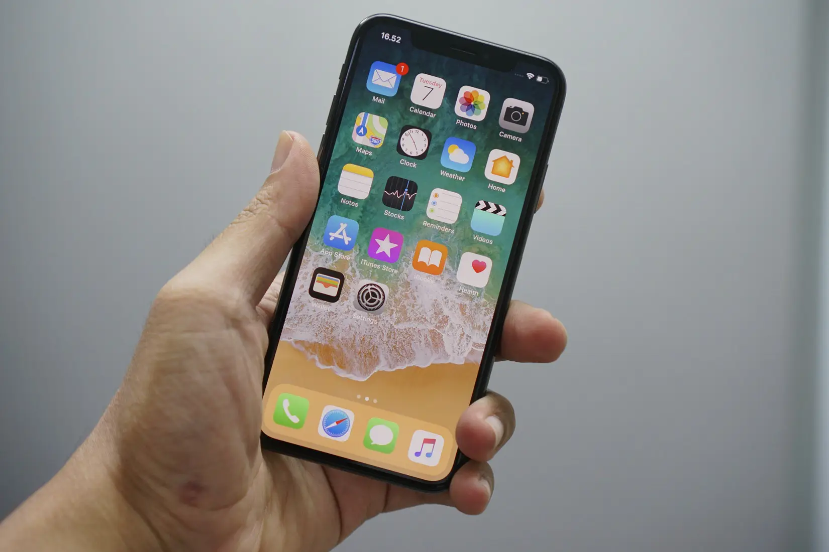iPhone 10 with apps on it