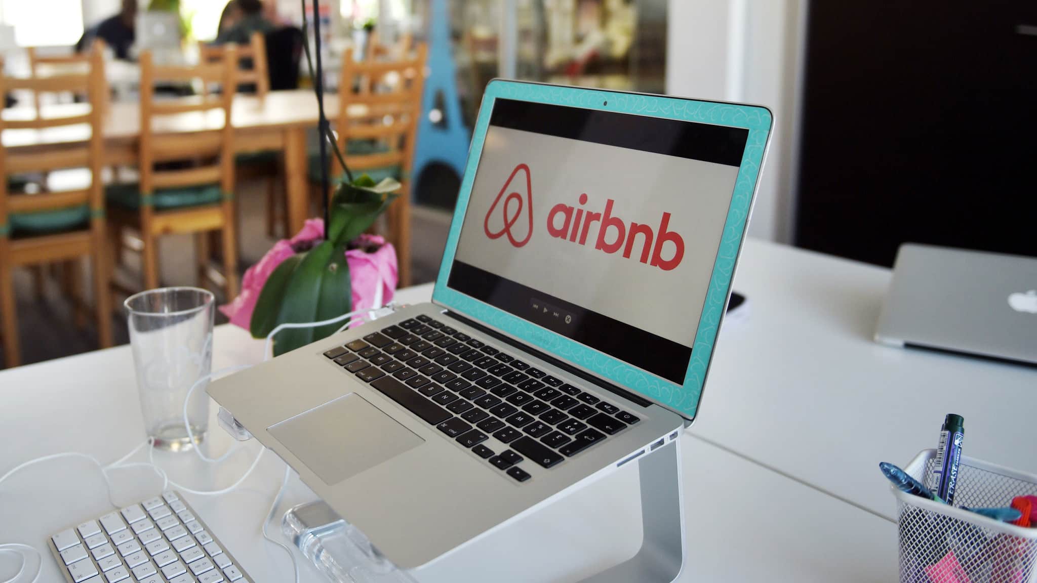 how to be an airbnb host